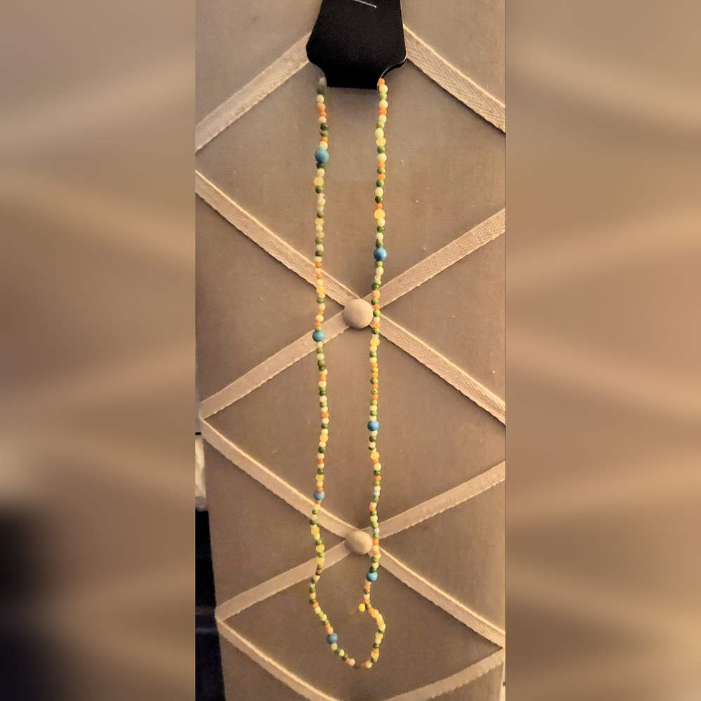 Women's Vtg Charming Glass Beaded Necklace with Blue and Yellow Tones
